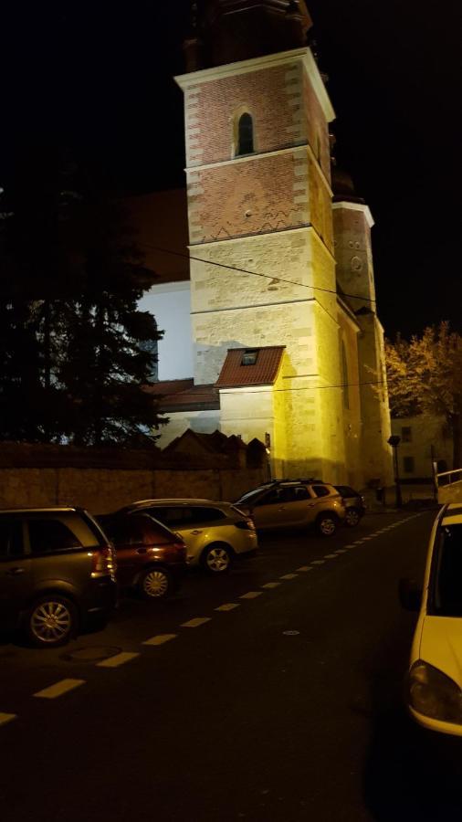 Komfortowy Apartament W Centrum Nowego Sacza Neu Sandez Exterior foto